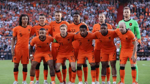 《经典重现！勇者斗恶龙I&II HD 2D升级版，重温经典，老玩家泪目再现》