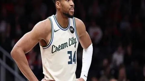 “洛杉矶之夜：穆雷双线作战光芒四射”